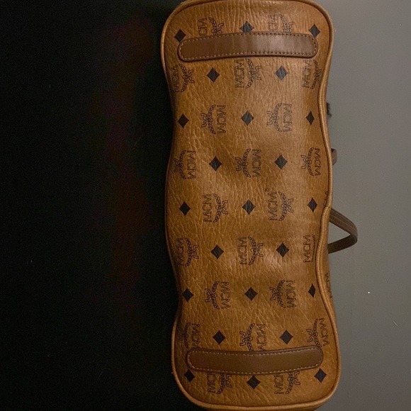 MCM reversible bag - Picture 8 of 13